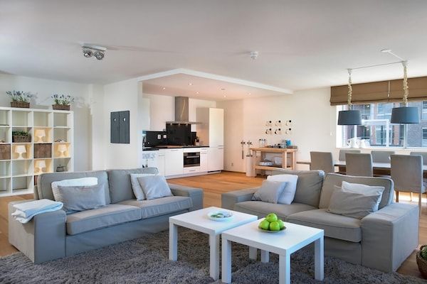 Woonkamer - Appartement in Scheveningen Haven in Den Haag (1)