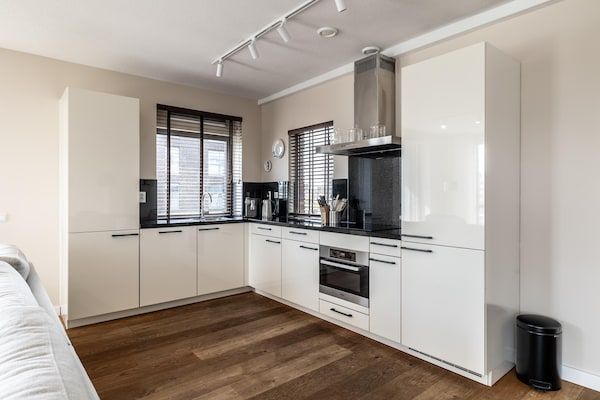 Keuken - Appartement in Scheveningen met Havenzicht in Den Haag (3)