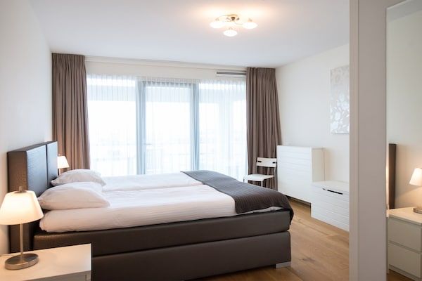 Slaapkamer - Luxe appartement in Scheveningen Haven in Den Haag (4)