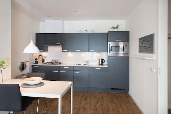 Keuken - Modern appartement op loopafstand van het strand in Den Haag (3)