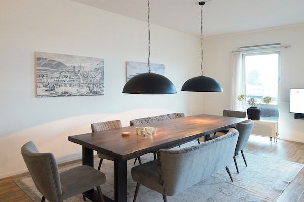 Eetkamer - Aantrekkelijk appartement in Den Haag met balkon in Den Haag (2)