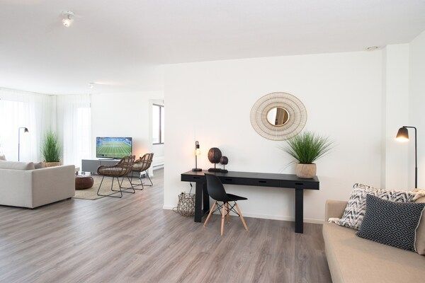 Woonkamer - Appartement in Den Haag bij het strand in Den Haag (5)