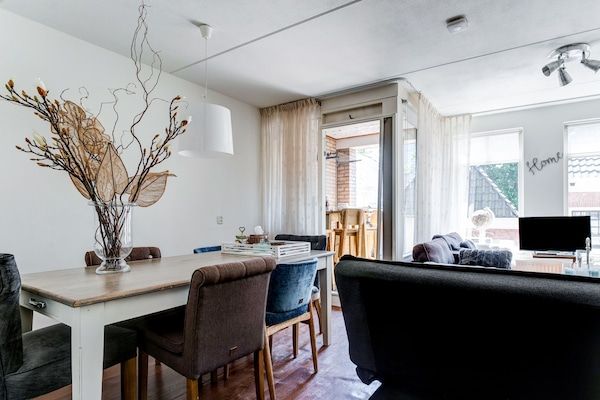 Eetkamer - Gezellige schuilplaats in Leeuwarden in Leeuwarden (3)