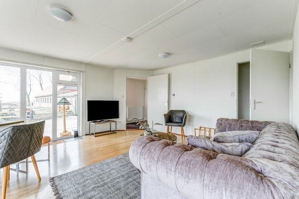 Woonkamer - Chalet met hottub, Suwald in Suwald (2)