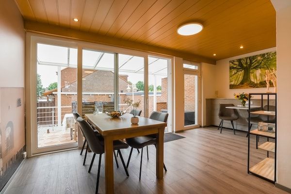 Eetkamer - Verblijf bij Tuin, Limburg in Kerkrade (3)