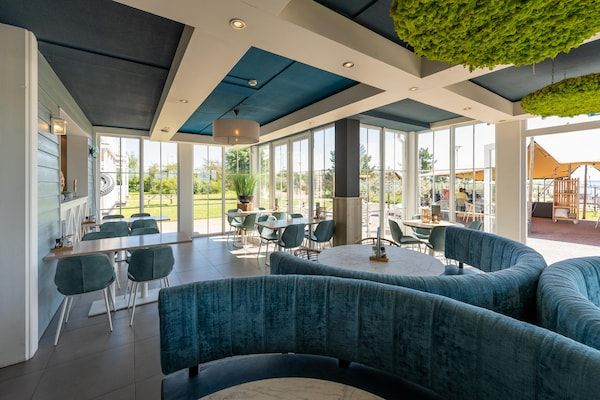 Park - Villa bij de Haven met Sauna in Hellevoetsluis (4)