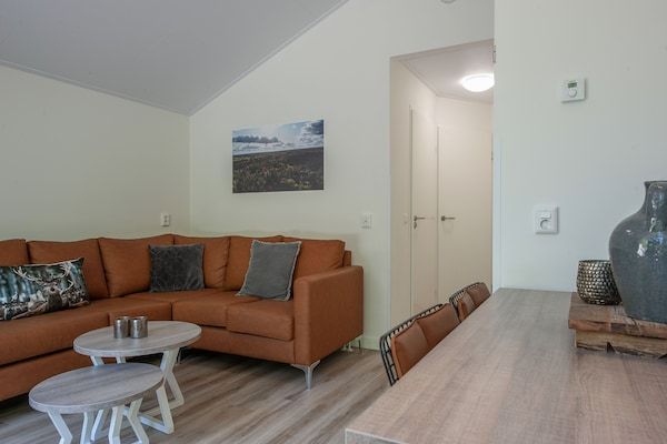 Woonkamer - Design Chalet op de Veluwe in Wissel/Epe (2)