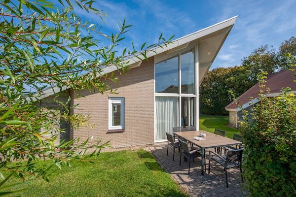 Buitenkant - Bungalow in Zeeland bij Zandstranden in Domburg (1)