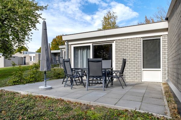 Buitenkant - Gezellige Bungalow Sauna Valkenburg in Walem (1)