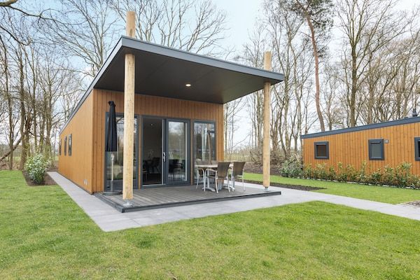 Buitenkant - Chique Chalet Vlakbij Almelo in Hoge Hexel (1)