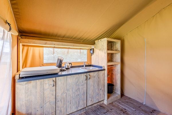 Keuken - Safaritent bij De Biesbosch en Breda in Oosterhout (3)