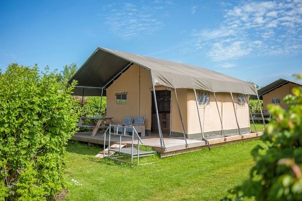 Buitenkant - Safaritent bij De Biesbosch en Breda in Oosterhout (1)