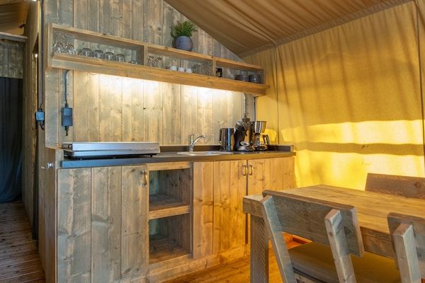 Keuken - Safaritent op vakantiepark in Arcen (4)