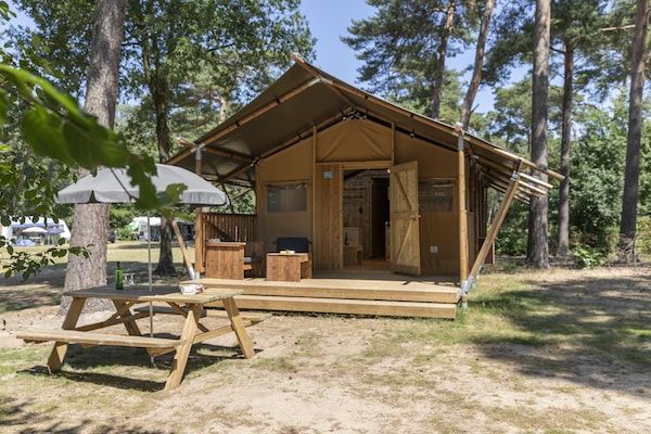 Buitenkant - Safaritent bij Natuurpark Eindhoven in Mierlo (1)