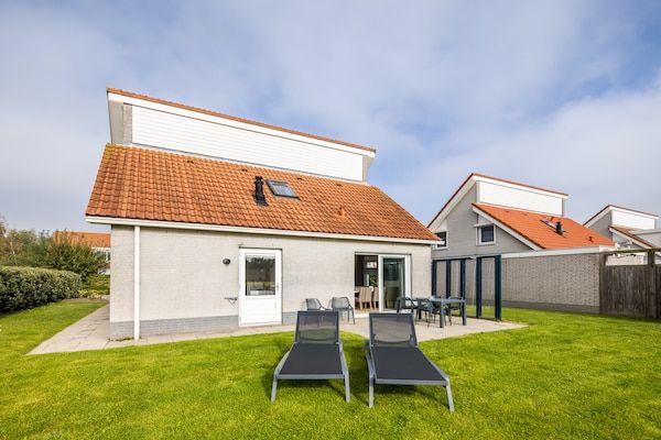 Buitenkant - Villa in Zeeland dicht bij het strand in Scharendijke (3)
