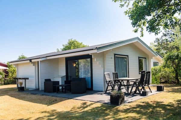 Buitenkant - Prachtige bungalow in Hollum in Hollum (1)
