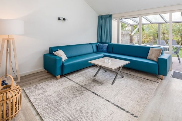 Woonkamer - Vakantiehuis in Oostkapelle bij het Strand in Oostkapelle (2)