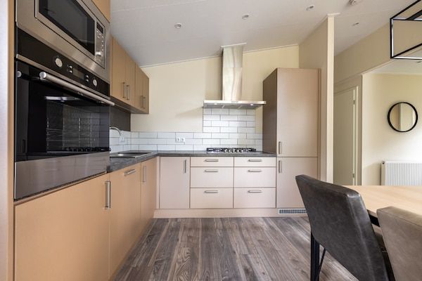 Keuken - Stijlvol overnachten nabij de Veluwe in Hoenderloo (4)