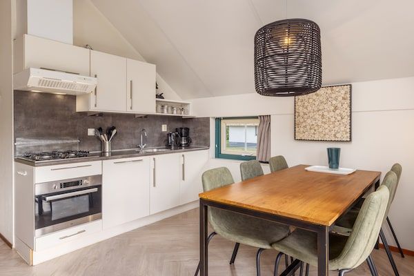 Eetkamer - Bungalow in Veluwe vlakbij Harderwijk in Putten (3)