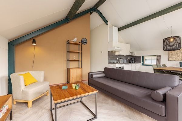 Woonkamer - Bungalow in Veluwe vlakbij Harderwijk in Putten (2)