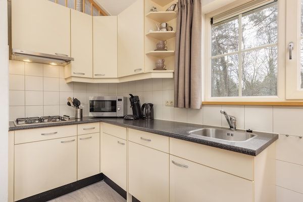 Keuken - Bungalow in Veluwe met Infraroodsauna in Putten (3)