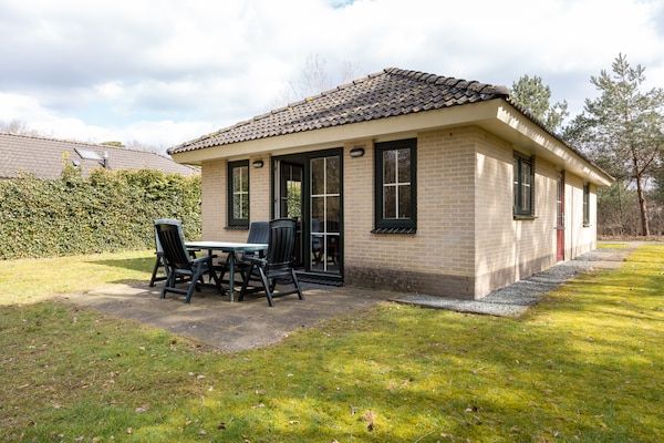 Buitenkant - Bungalow in Veluwe met Infraroodsauna in Putten (1)