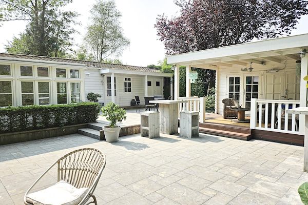 Buitenkant - Chalet Kieftveen met bubbelbad voor vier personen in Voorthuizen (1)