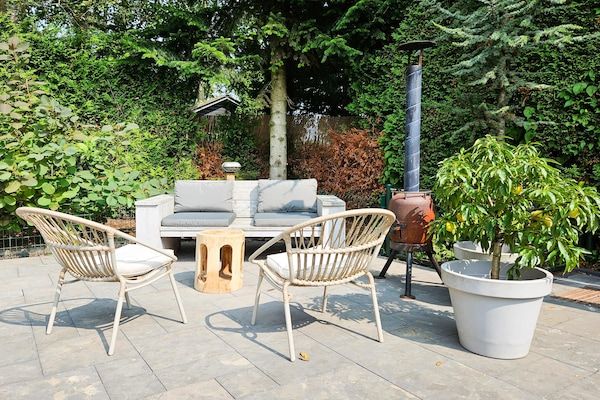 Terras - Chalet Kieftveen met bubbelbad voor vier personen in Voorthuizen (5)