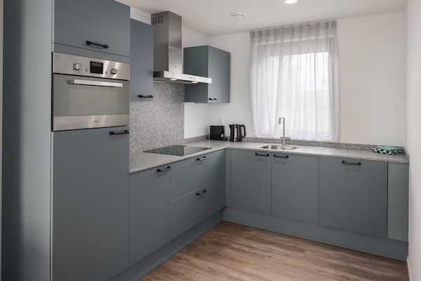 Keuken - Villa aan het Veerse Meer met luxe voorzieningen in Wolphaartsdijk (2)