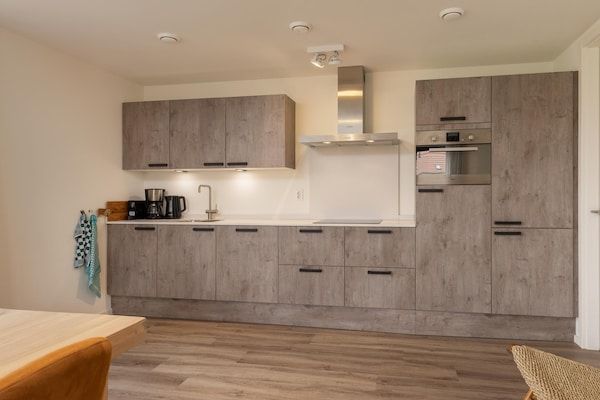 Keuken - Fijne villa op een resort bij het Veerse Meer in Wolphaartsdijk (3)