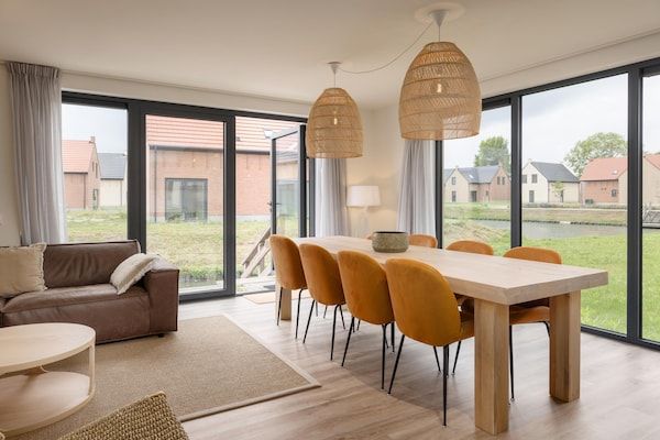 Eetkamer - Fijne villa op een resort bij het Veerse Meer in Wolphaartsdijk (2)