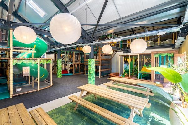 AreaSummer1KM - Fijne villa op een resort bij het Veerse Meer in Wolphaartsdijk (5)