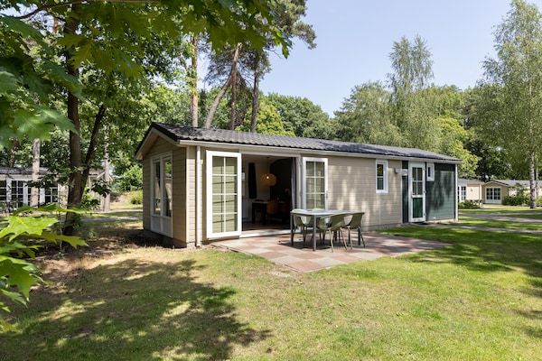 Buitenkant - Chalet in De Peel bij Bos in Vlierden (1)
