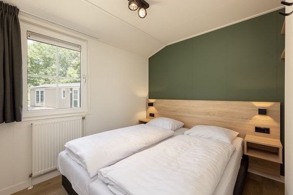 Slaapkamer - Chalet in De Peel bij Bos in Vlierden (5)