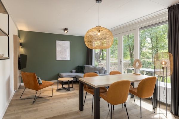 Eetkamer - Bungalow in Park De Peel bij Bos in Vlierden (3)
