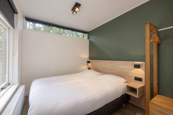 Slaapkamer - Bungalow in Park De Peel bij Bos in Vlierden (5)