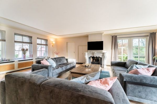 Woonkamer - Prachtig landhuis in Drunen met een zwembad in Drunen (4)