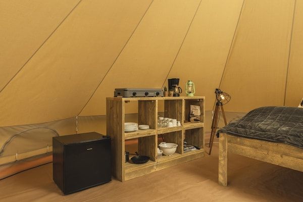 Keuken - Zuna Bell Tent nabij de rivier Regge in Zuna (4)