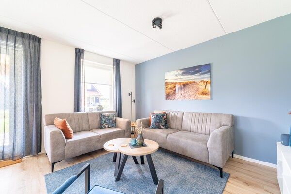 Woonkamer - Kustuitje met sauna in Scherpenisse (2)