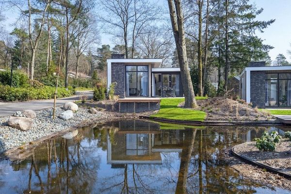 Buitenkant - Luxe verblijf nabij Veluwepark in Hoenderloo (1)