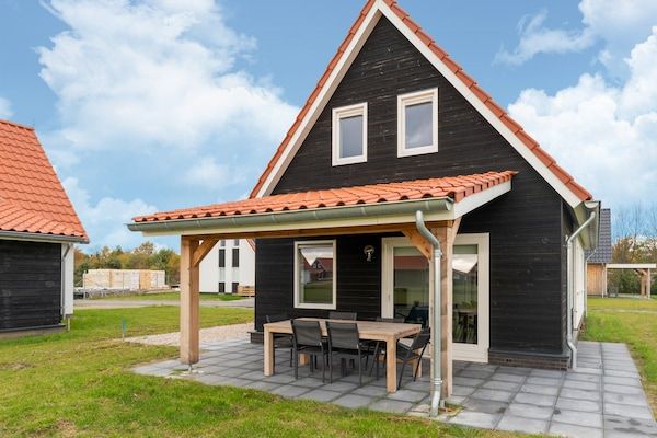 Buitenkant - Vakantiehuis bij Scherpenisse Strand in Scherpenisse (1)