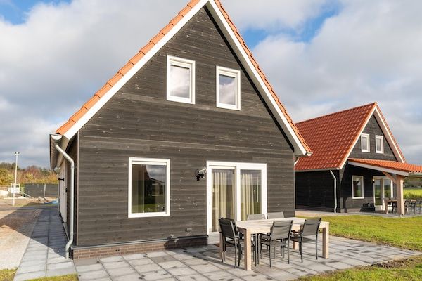Buitenkant - Vakantiehuis bij Scherpenisse Strand in Scherpenisse (1)
