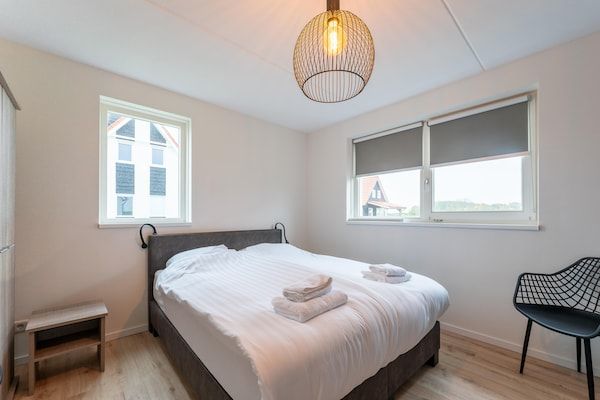 Slaapkamer - Modern vakantiehuis aan zee met sauna in Scherpenisse (5)