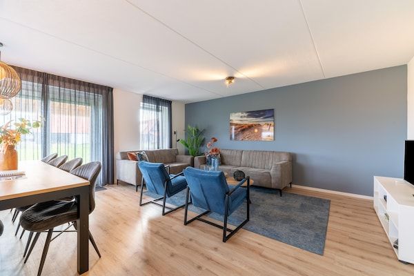 Woonkamer - Vakantiehuis in Scherpenisse bij natuurgebied in Scherpenisse (3)