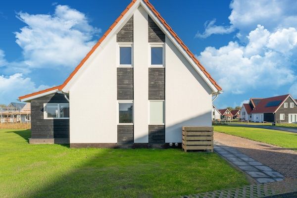 Buitenkant - Huis bij Scherpenisse Strand met Tuin in Scherpenisse (1)