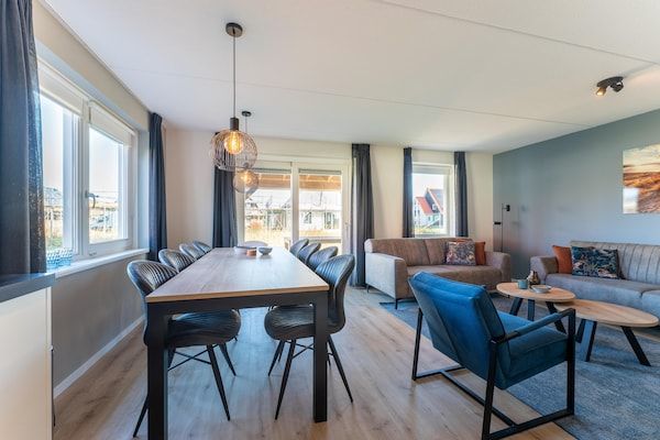 Eetkamer - Huis bij Scherpenisse Strand met Tuin in Scherpenisse (3)