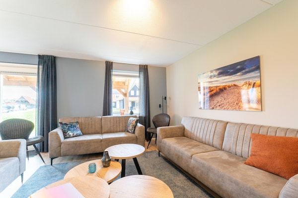 Woonkamer - Beach Bliss romantische retraite in Scherpenisse (2)
