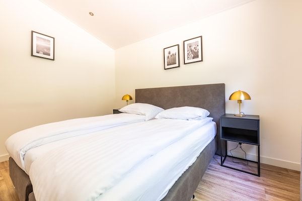 Slaapkamer - Chalet in Nederland bij Vijver in Veldhoven (4)