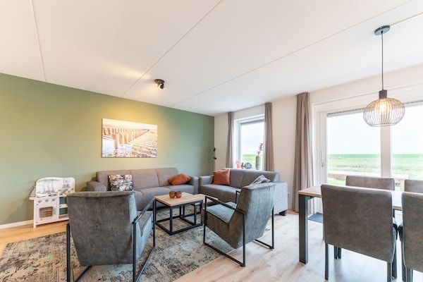 Woonkamer - Vakantiehuis in Zeeland bij natuurgebied in Scherpenisse (3)