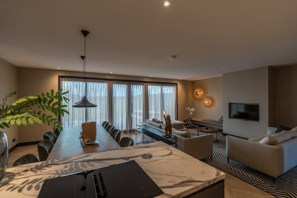 Woonkamer - Luxe Villa op Texel bij Zandstranden in De Cocksdorp (4)